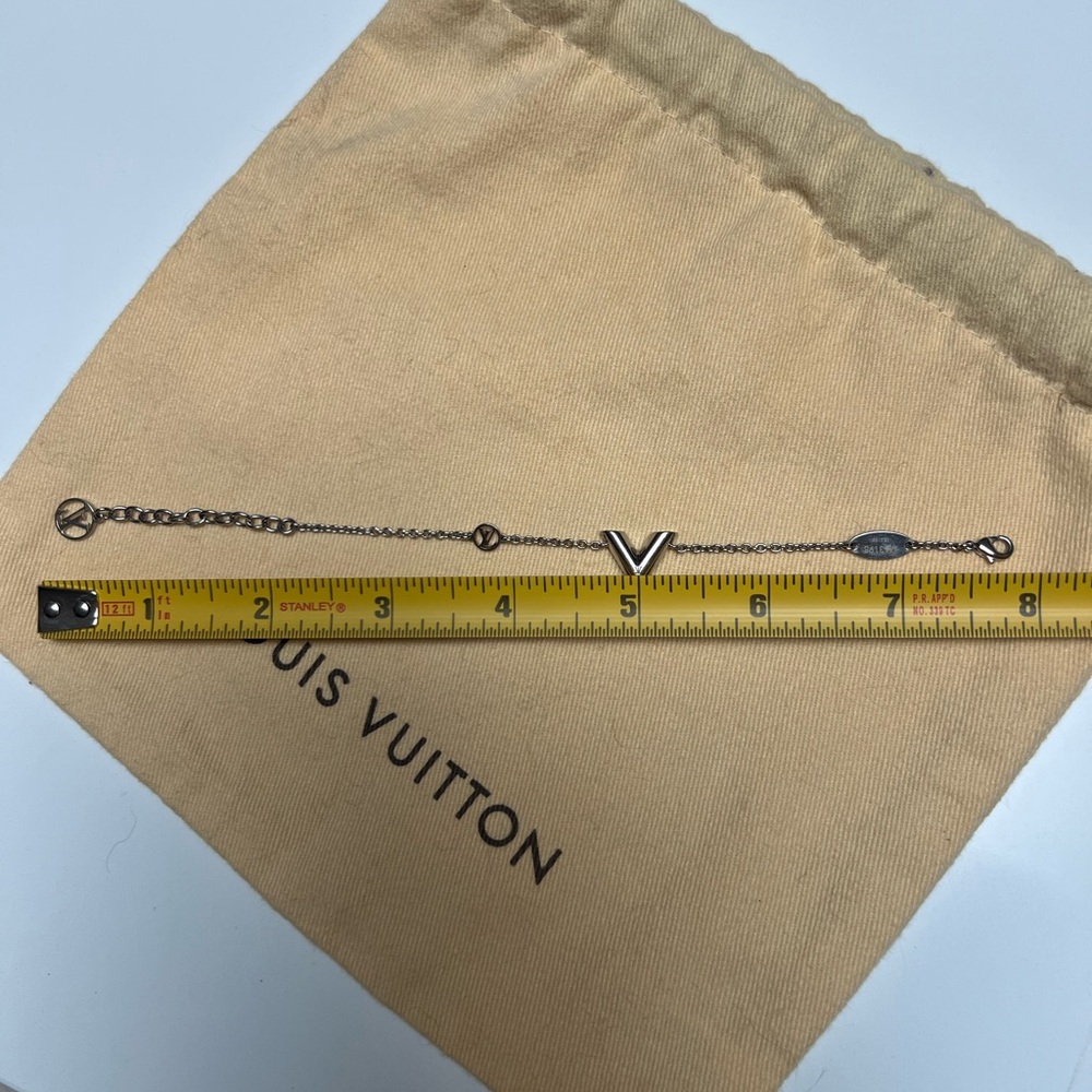 Louis Vuitton Silver V Chain Bracelet - Picture 11 of 12